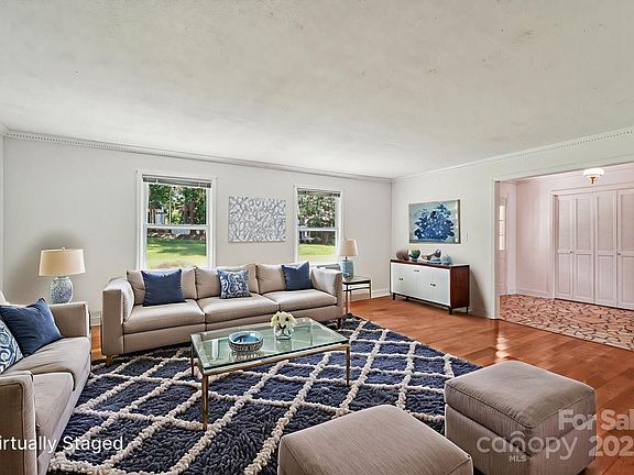 3rd image of 3333 Tanglewood Dr