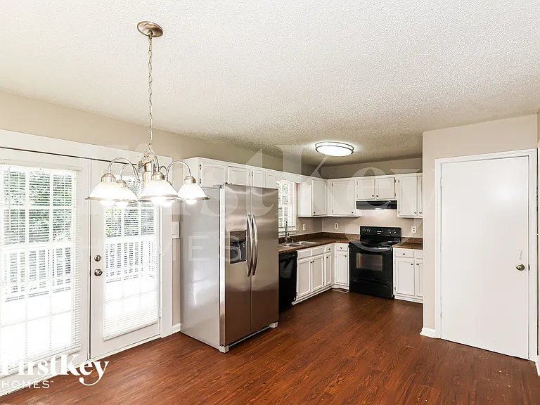1775 Independence Dr — Photo 8