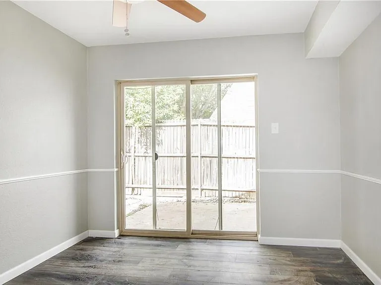 2808 Golfing Green Dr — Photo 9