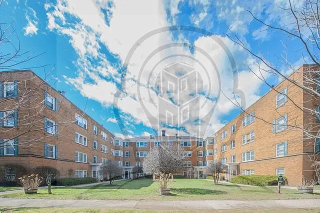524 Michigan Ave #1S