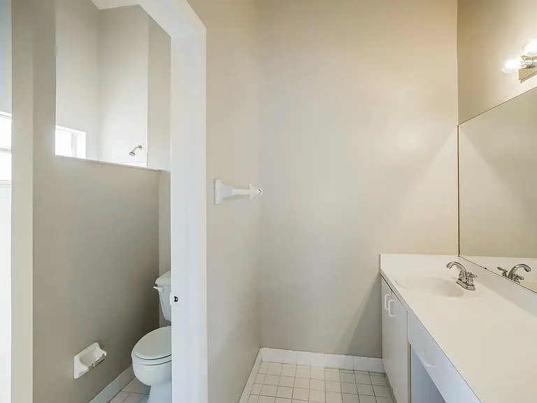 6642 NW 42nd Ave — Photo 9
