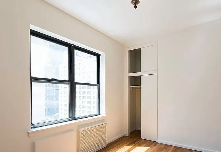 301 E 49th St #3C — Photo 4
