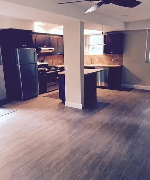 328 E Broadway — Photo 21