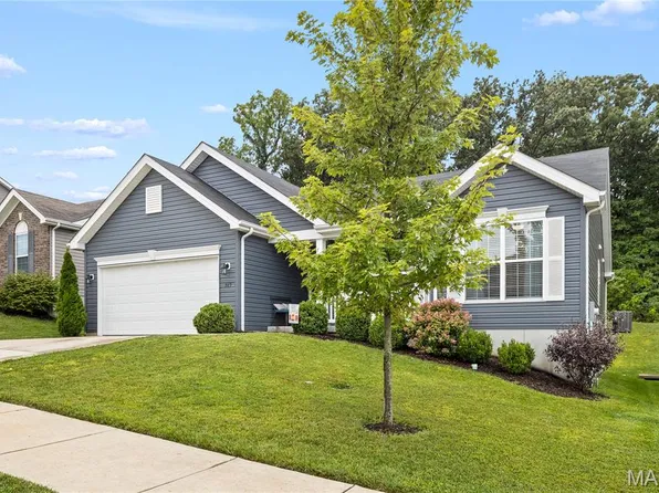 749 Winding Bluffs Dr, Fenton, MO 63026