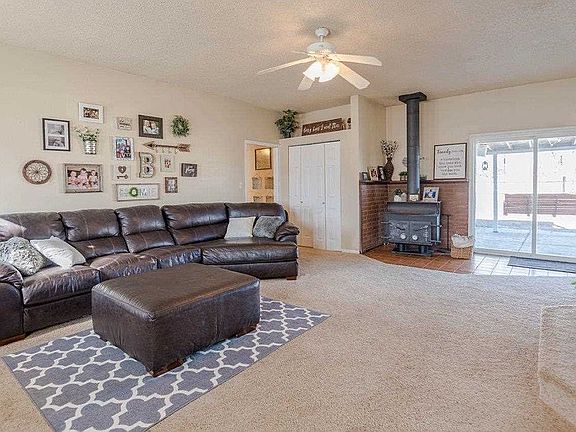 5th image of 1831 Catalina Ave