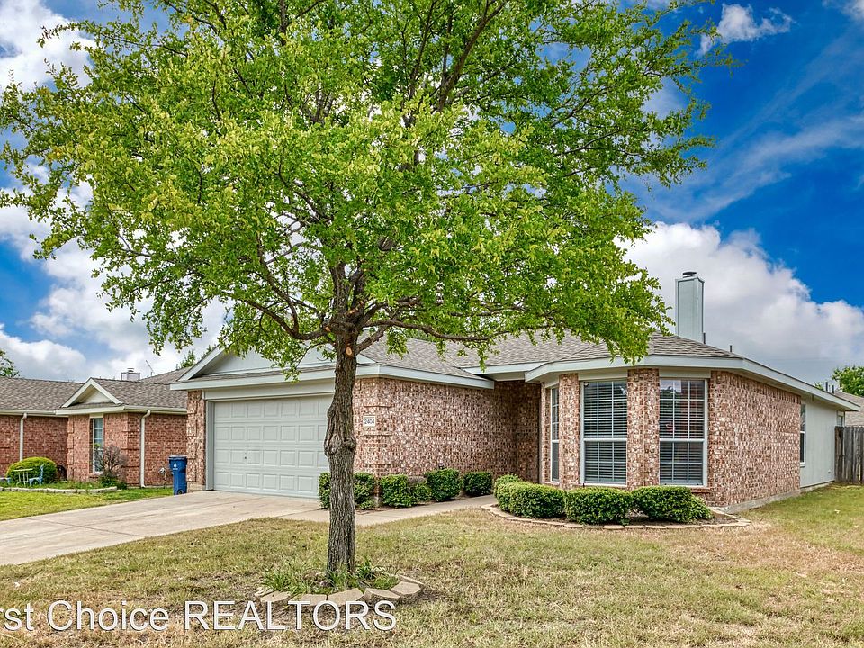 1st image of 2404 Collier Dr