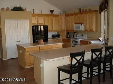 2nd image of 1437 N Bernard