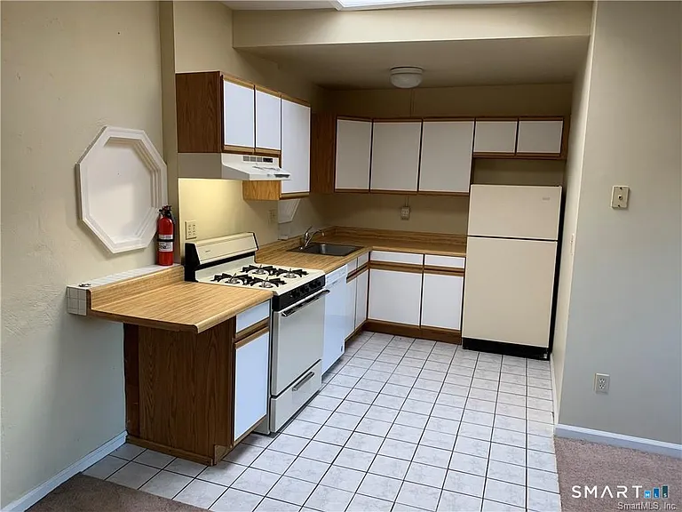 226 Kings Hwy E #3 — Photo 2