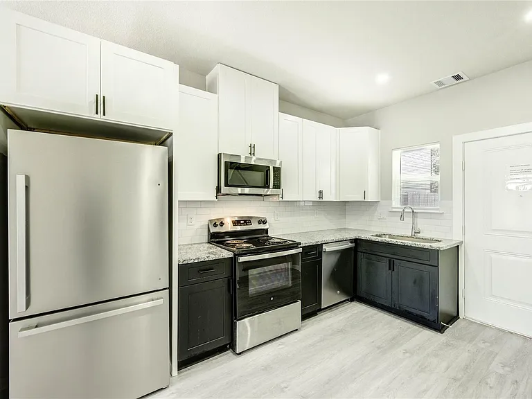 8157 Tate St #B — Photo 6