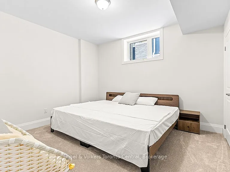 110 Dorothy Dr — Photo 35