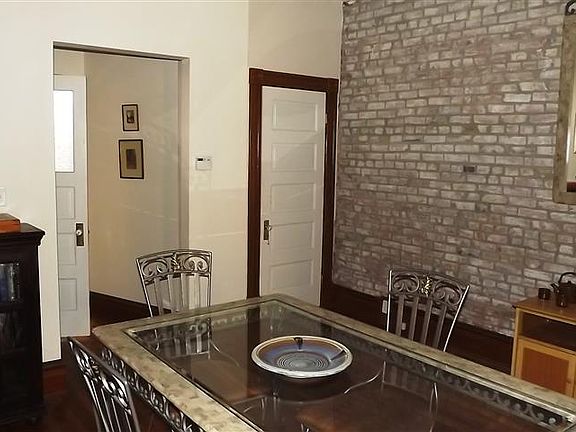 4th image of 4412 S Grand Blvd