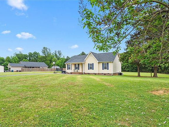 4th image of 2563 Foxfire Ln