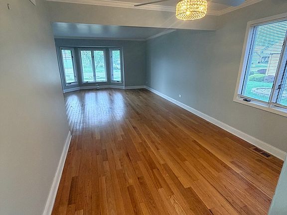 5th image of 5327 Northwestern Dr
