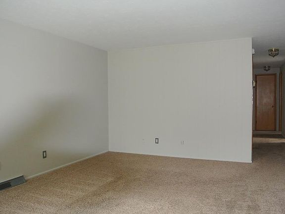 3rd image of 32868 Barbara Ave