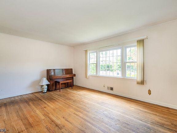 3rd image of 43 Alexander Ave