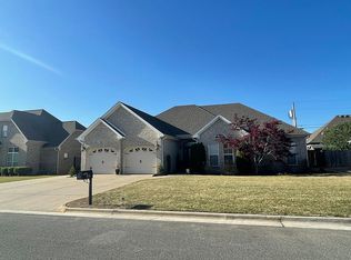 106 Heather Ln, Muscle Shoals, AL 35661