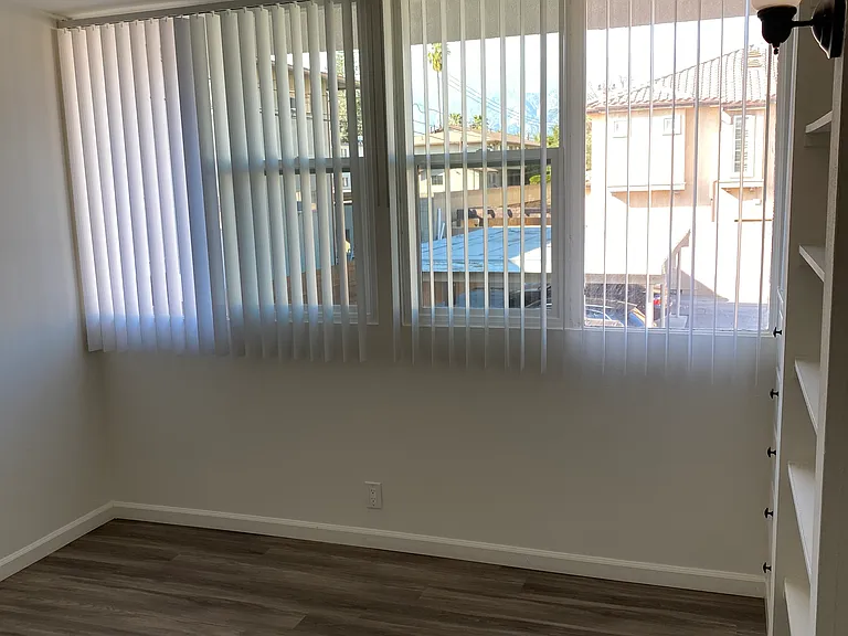 1014 W. Huntington Dr. — Photo 8