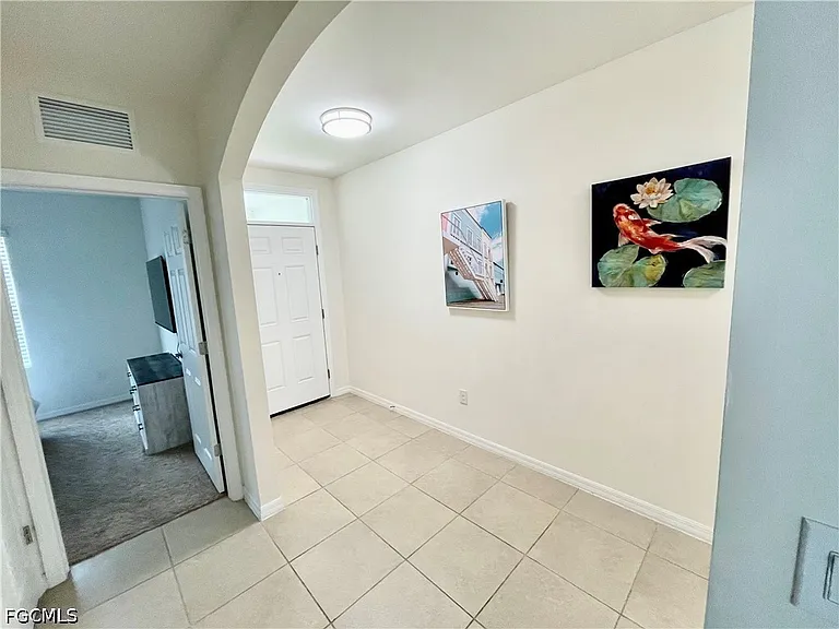 604 SW 26th St — Photo 4
