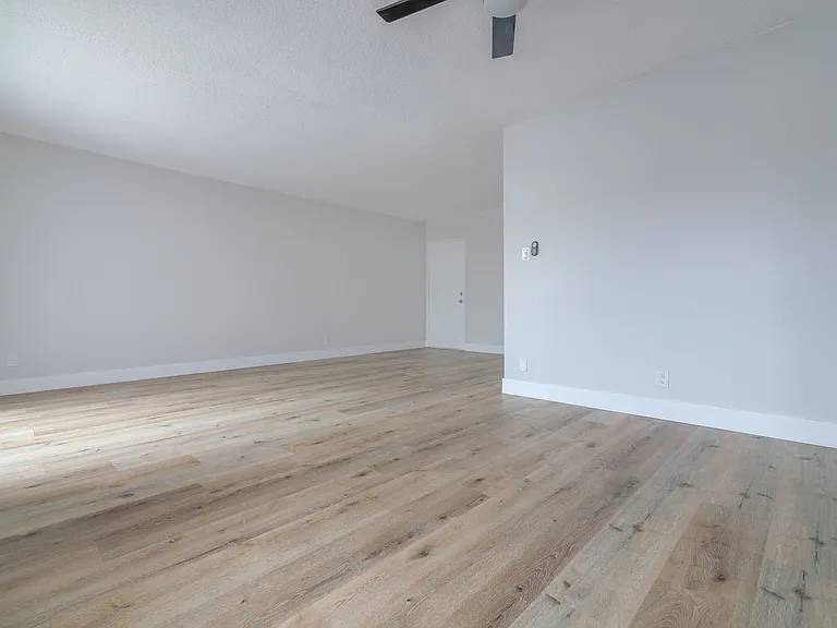 3940 Nicolet Ave — Photo 8
