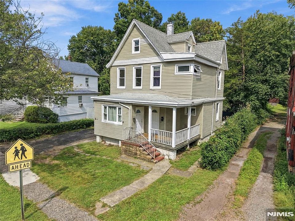 1st image of 406 Saddle River Road