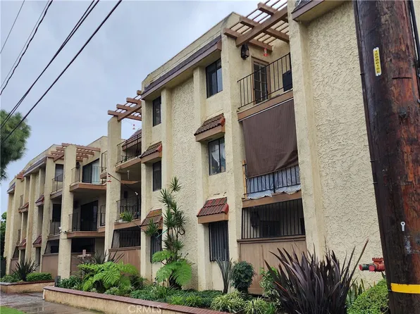 2722 E 20th St APT 304, Signal Hill, CA 90755