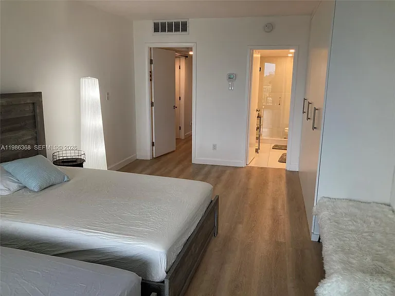 5401 Collins Ave #320 — Photo 29