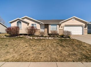 2422 W 2150 S, Syracuse, UT 84075