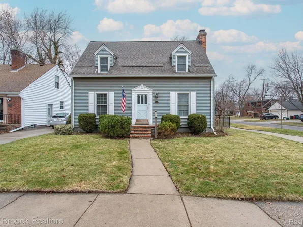 10704 Nadine Ave, Huntington Woods, MI 48070