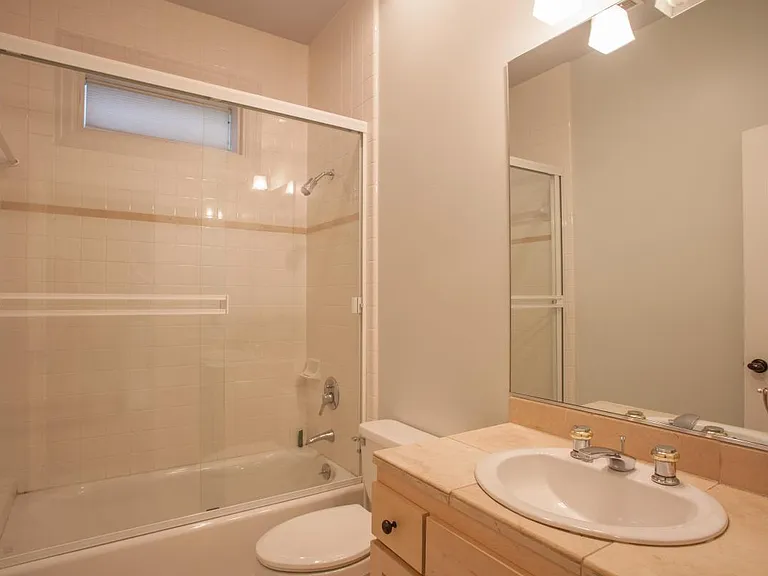876 Castro St — Photo 27