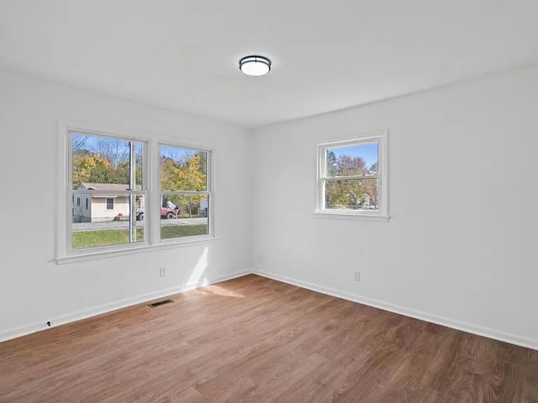 1124 Jackson St — Photo 22