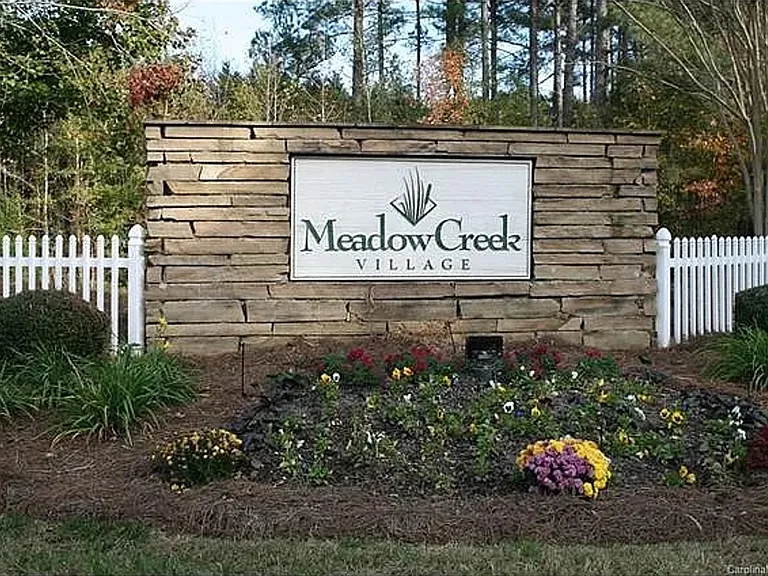 8427 Meadowcreek Village Dr — Photo 17