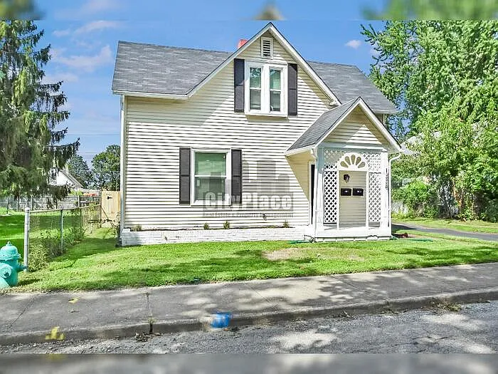 3 bed, 2.0 bath, 1440 sqft, $1,700 — Photo 4
