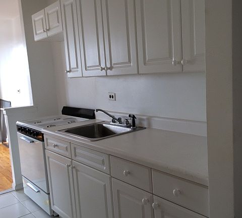 2nd image of 2800 Coyle St APT 612