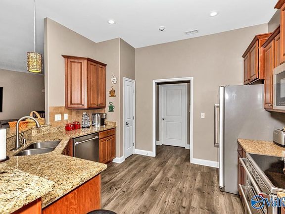 3rd image of 100 Ash Grove Dr