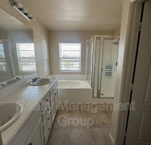 2303 Wisteria Way — Photo 10