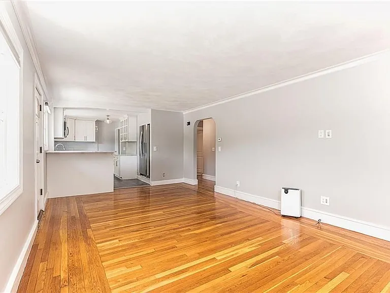 76 Crossland Rd — Photo 12