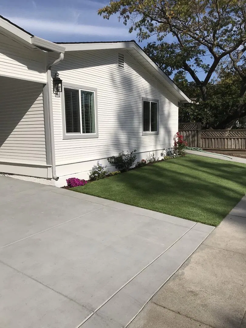 3 bed, 1400 sqft, $5,995 — Photo 2