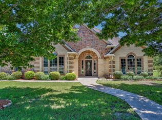 202 Hillside Ln, Lindsay, TX 76250