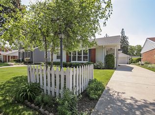 110 S Wa Pella Ave, Mount Prospect, IL 60056
