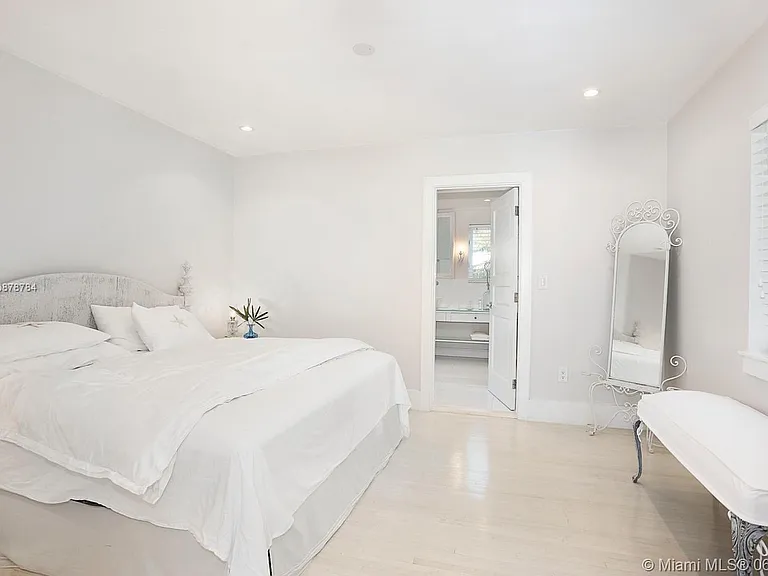 4036 Malaga Ave — Photo 17