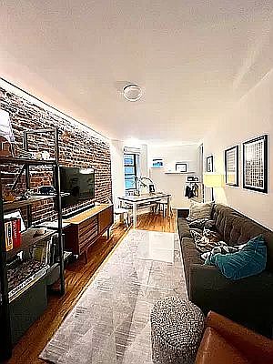 2nd image of 711 Carroll St #3R