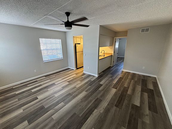 3rd image of 4932 W Gandy Blvd