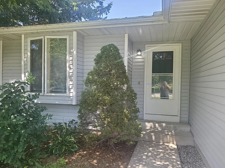 45 Madison Ct — Photo 2