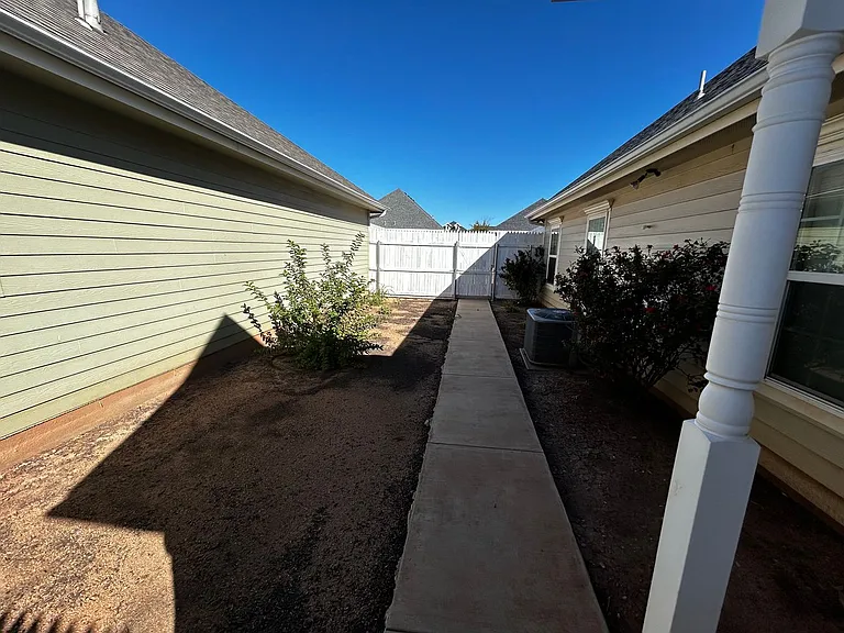 1209 Pinot Dr — Photo 23