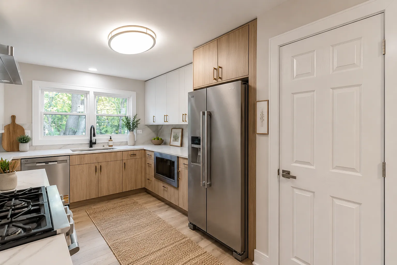 6 bed, 3100 sqft, $6,000 — Photo 3