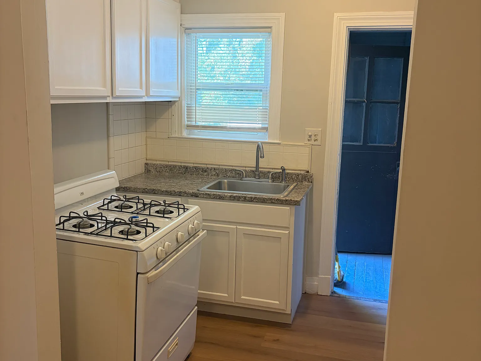 1 bed, 600 sqft, $950 — Photo 3