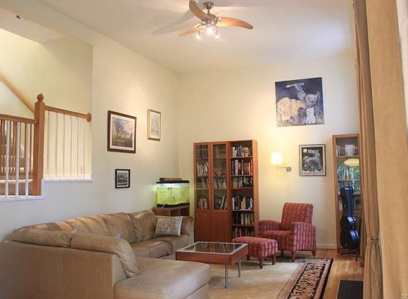 5th image of 10820 Hurley Ct