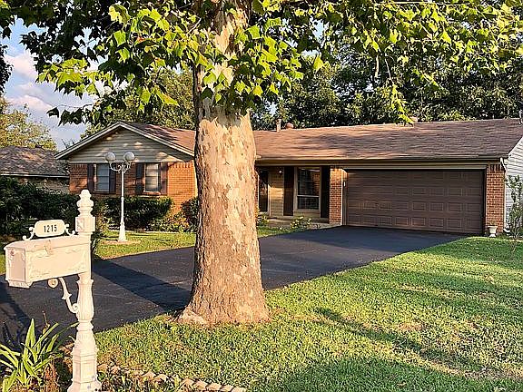 4th image of 1215 Briarwood Dr