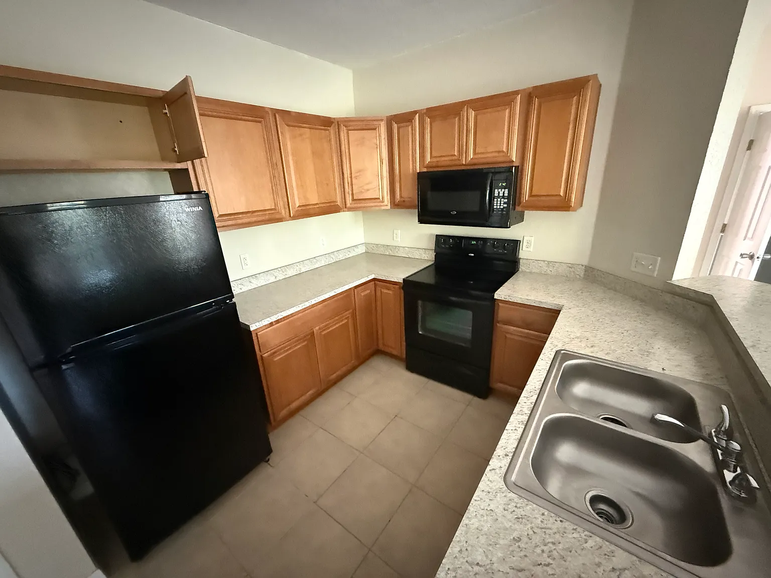2 bed, 1109 sqft, $1,700 — Photo 3