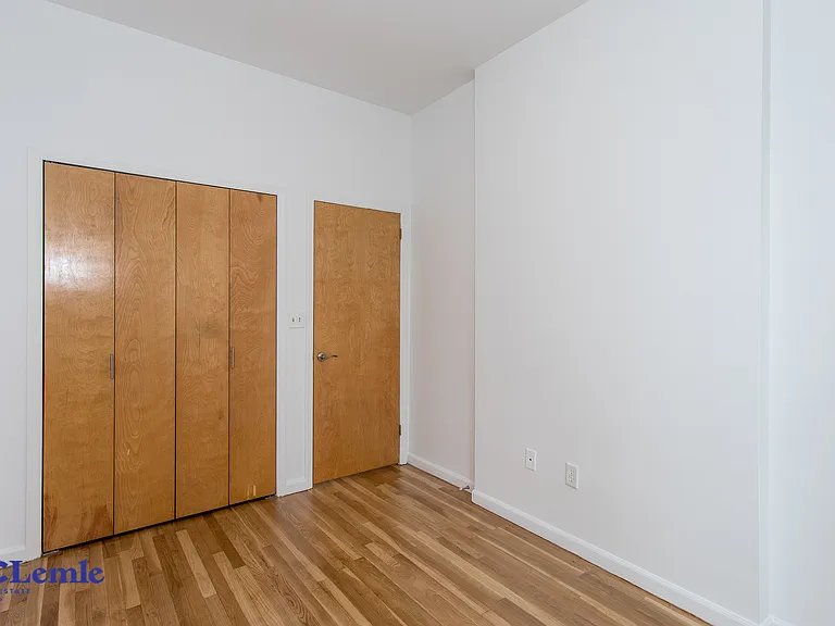 1361 Lexington Ave #2FW — Photo 12